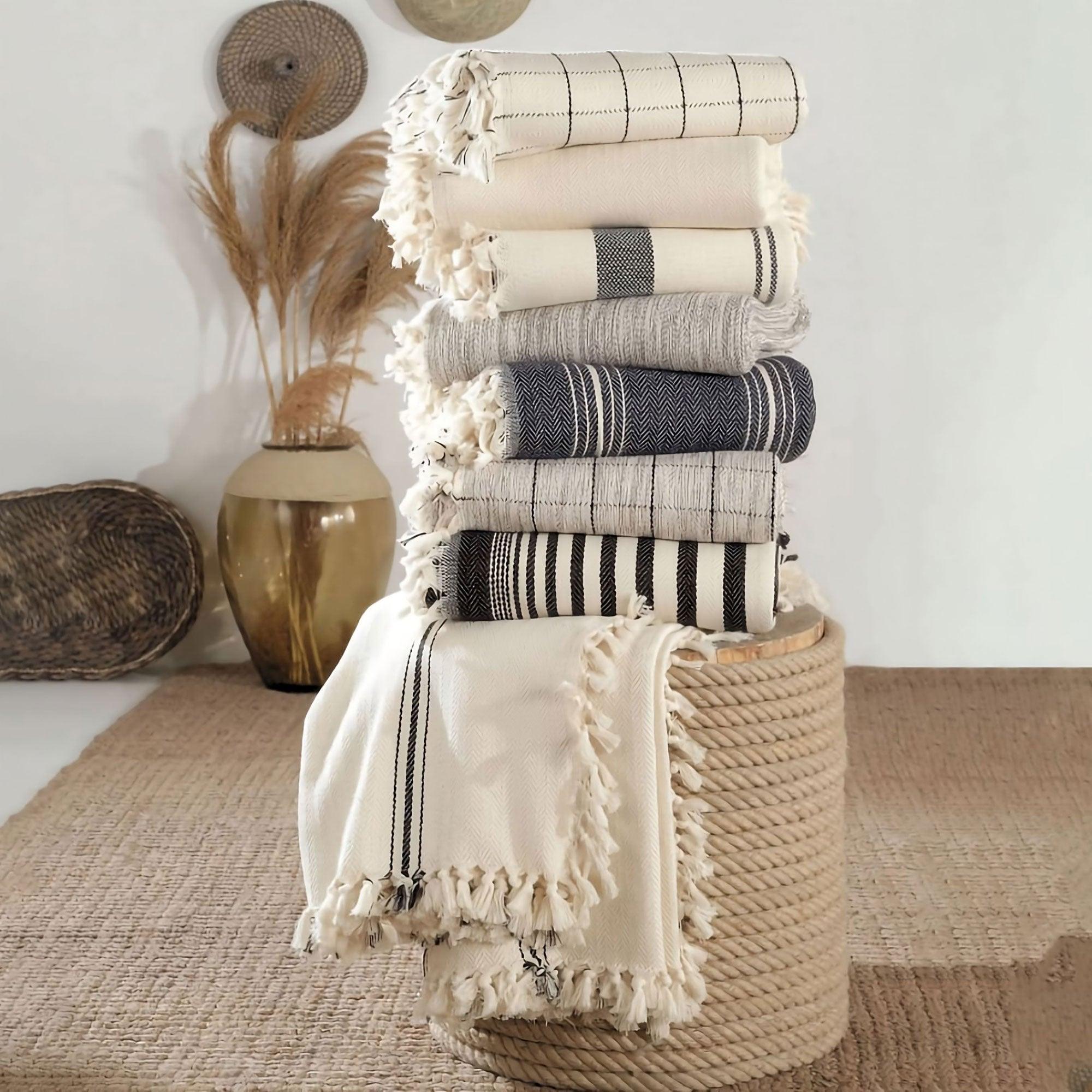 Unraveling the Coziest Throw Blankets: A Blend of Comfort and Style